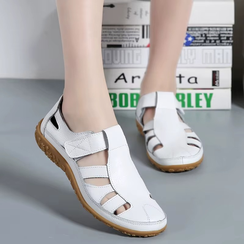 Dames Gesloten Sandalen - Platte Sandalen met Uitsparingen en Bandje