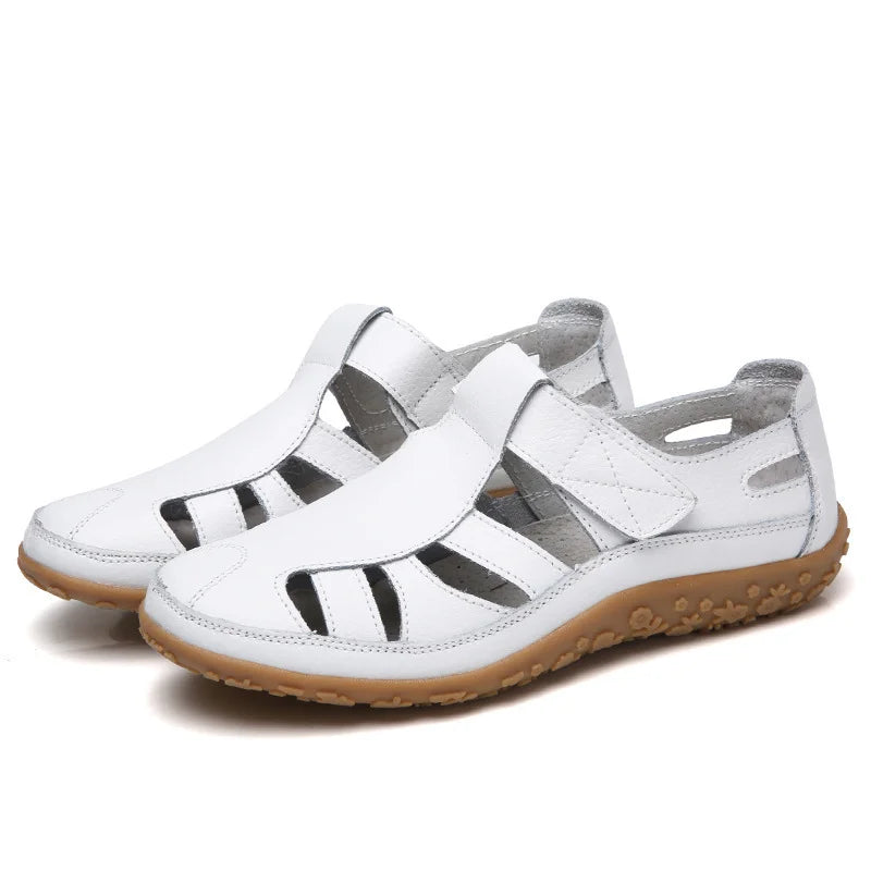 Dames Gesloten Sandalen - Platte Sandalen met Uitsparingen en Bandje