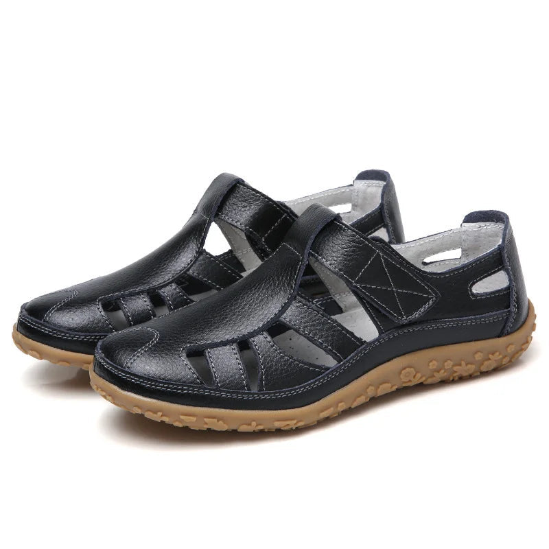 Dames Gesloten Sandalen - Platte Sandalen met Uitsparingen en Bandje