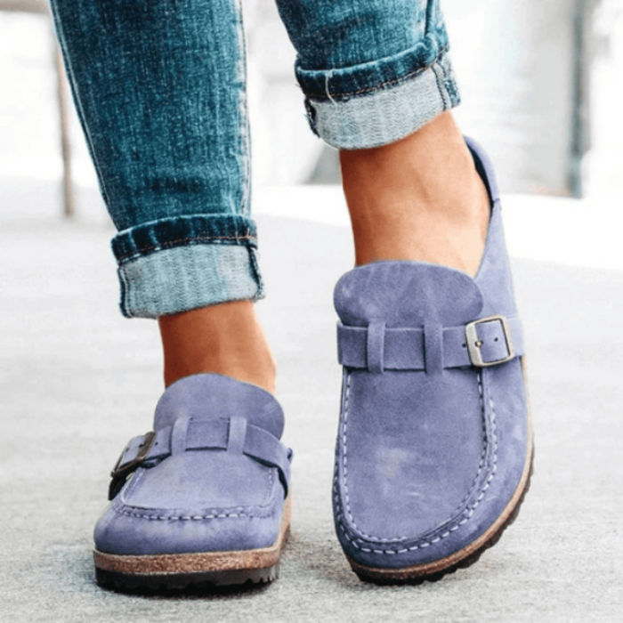Dames Suède-Look Mule Clogs - Instapsandalen met Gespband en Platte Zool