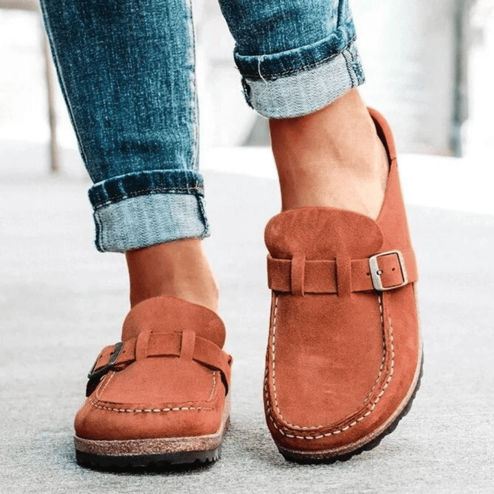 Dames Suède-Look Mule Clogs - Instapsandalen met Gespband en Platte Zool