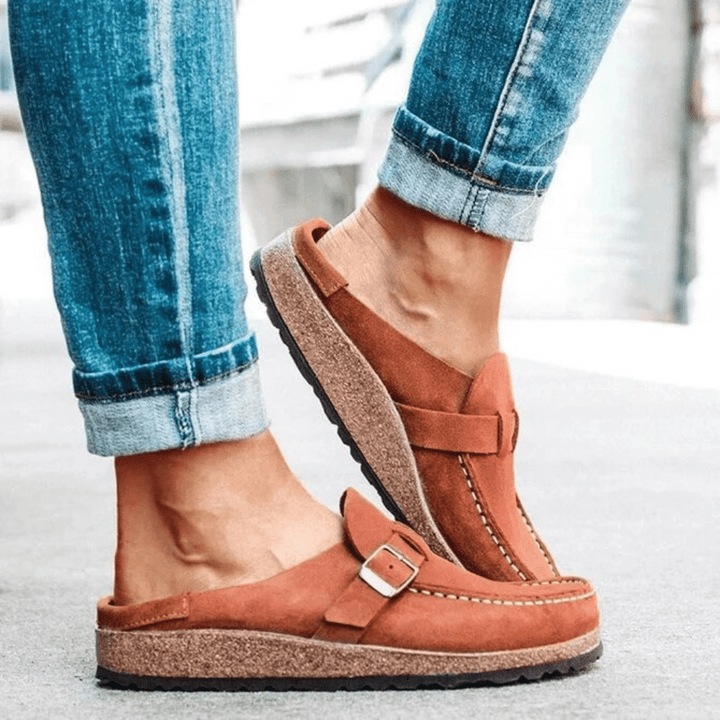 Dames Suède-Look Mule Clogs - Instapsandalen met Gespband en Platte Zool