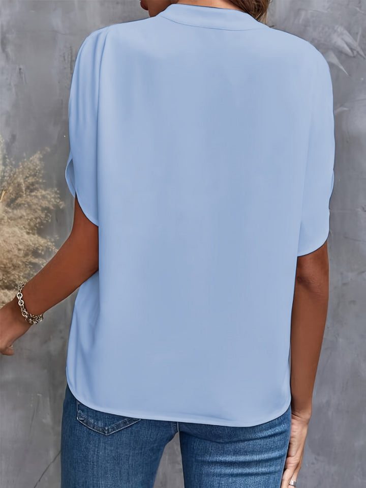 Elegante Blouse met V-hals en Korte Mouwen