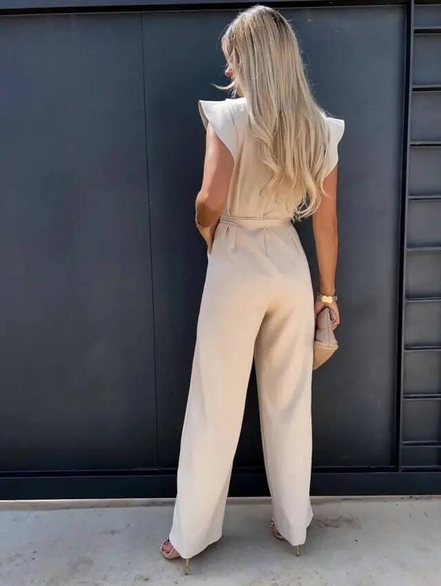 Elegante jumpsuit met ceintuur en vlindermouwen
