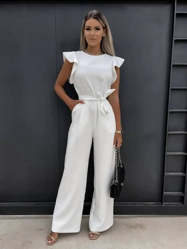 Elegante jumpsuit met ceintuur en vlindermouwen