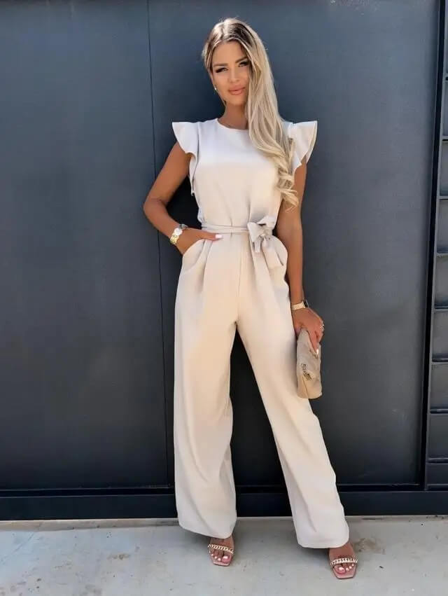 Elegante jumpsuit met ceintuur en vlindermouwen