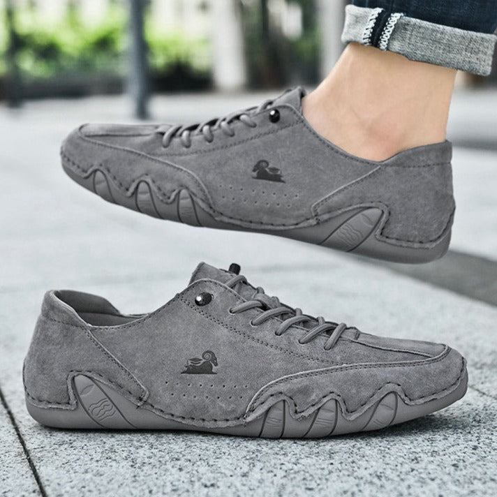 Lage sneakers met veters en flexibele zool