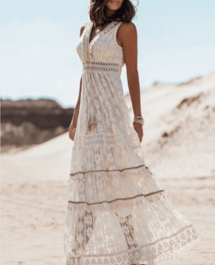 Maxi jurk met kant en V-hals – luchtige jurk met elegante details