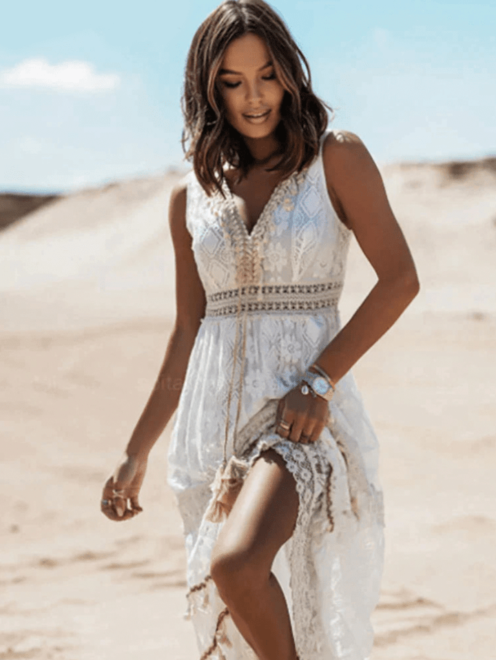 Maxi jurk met kant en V-hals – luchtige jurk met elegante details