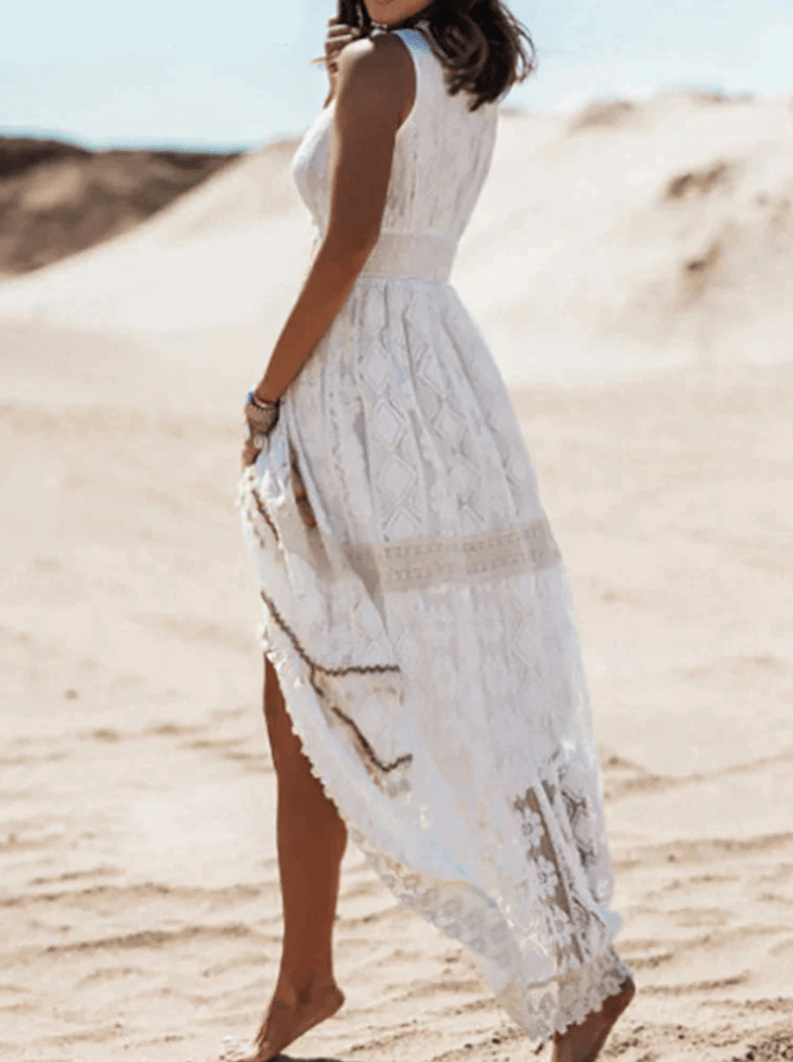 Maxi jurk met kant en V-hals – luchtige jurk met elegante details