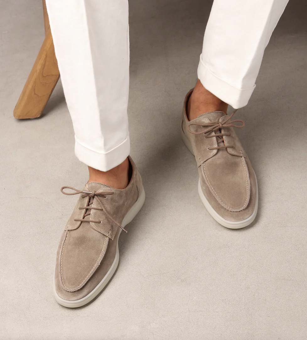 Mocassins met Veters en Witte Zool